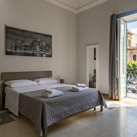 Giachi Friendly Rooms Alla Stazione パレルモ エクステリア 写真