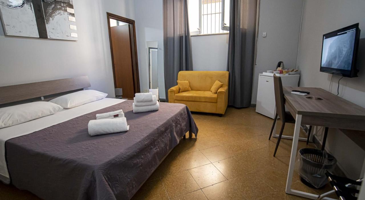 Giachi Friendly Rooms Alla Stazione パレルモ エクステリア 写真