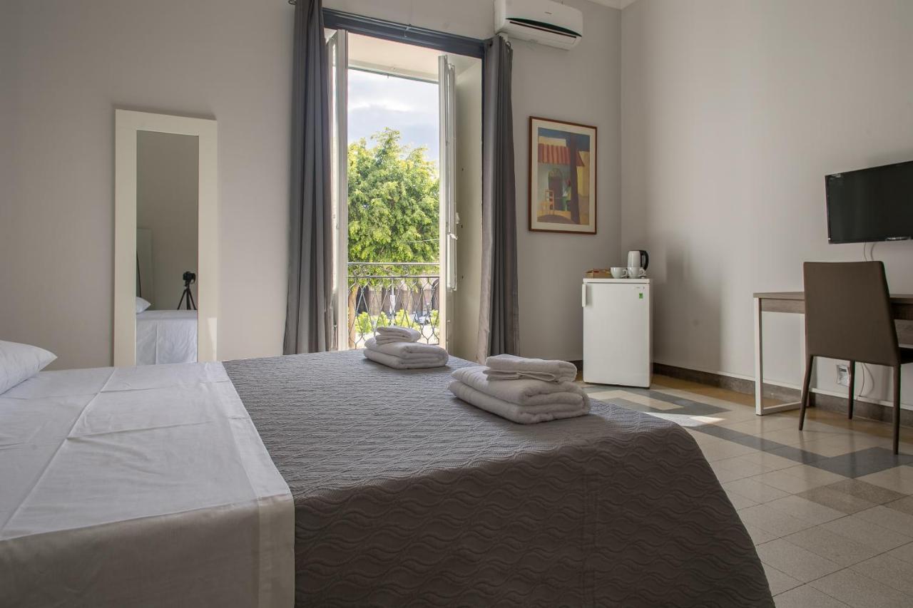 Giachi Friendly Rooms Alla Stazione パレルモ エクステリア 写真