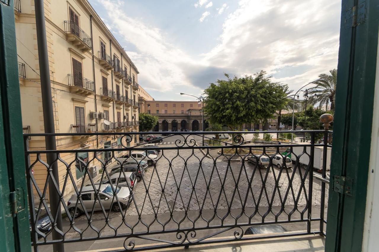 Giachi Friendly Rooms Alla Stazione パレルモ エクステリア 写真