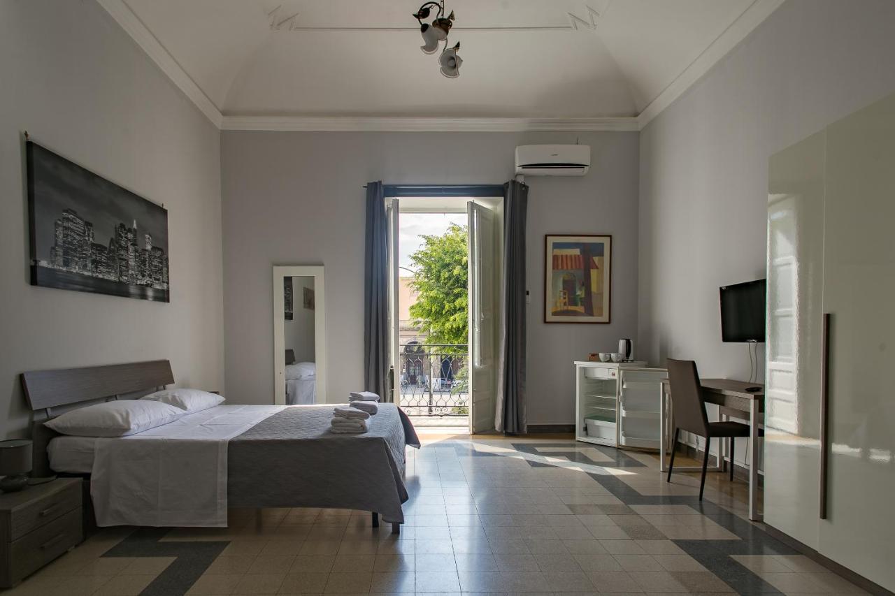 Giachi Friendly Rooms Alla Stazione パレルモ エクステリア 写真