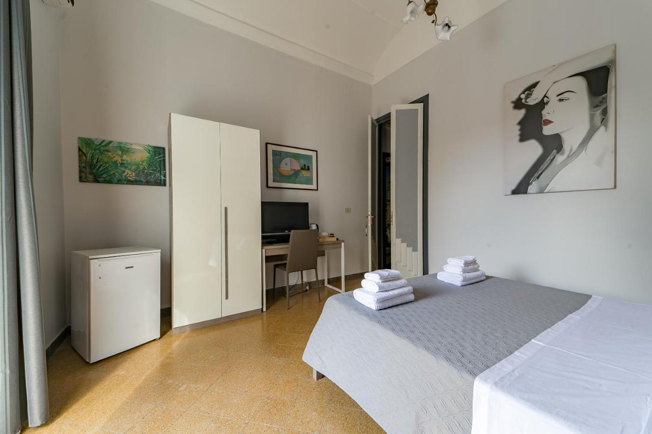 Giachi Friendly Rooms Alla Stazione パレルモ エクステリア 写真
