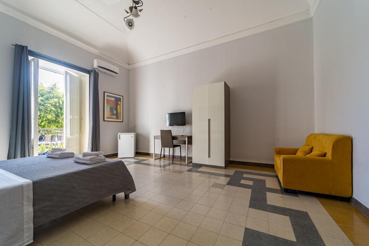 Giachi Friendly Rooms Alla Stazione パレルモ エクステリア 写真