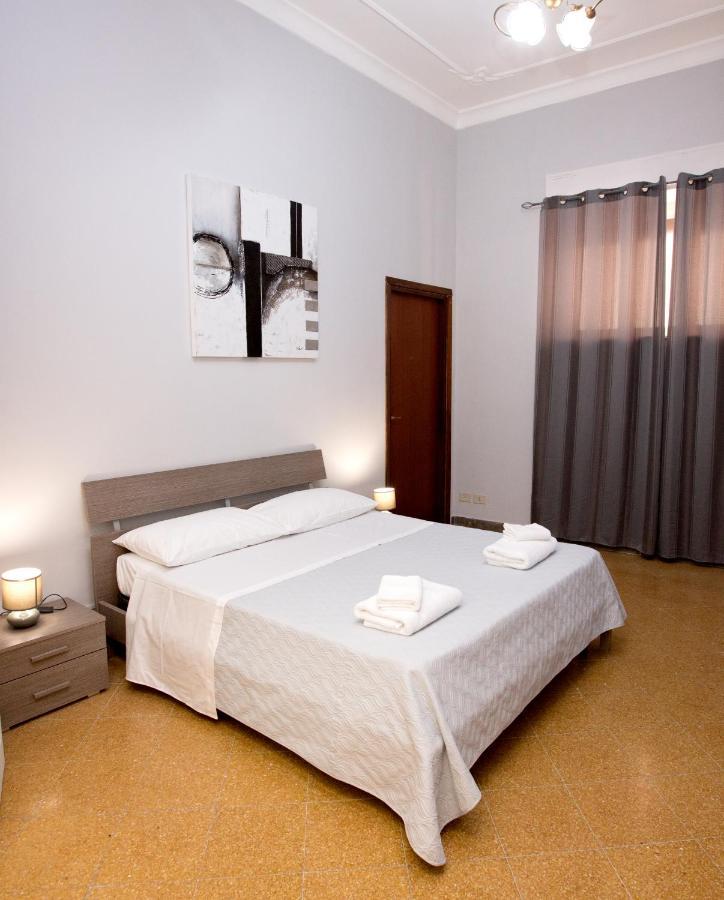 Giachi Friendly Rooms Alla Stazione パレルモ エクステリア 写真