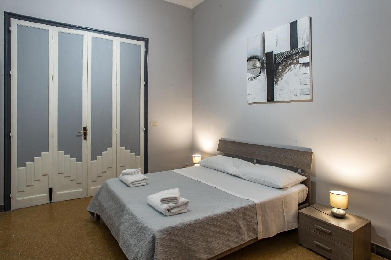 Giachi Friendly Rooms Alla Stazione パレルモ エクステリア 写真