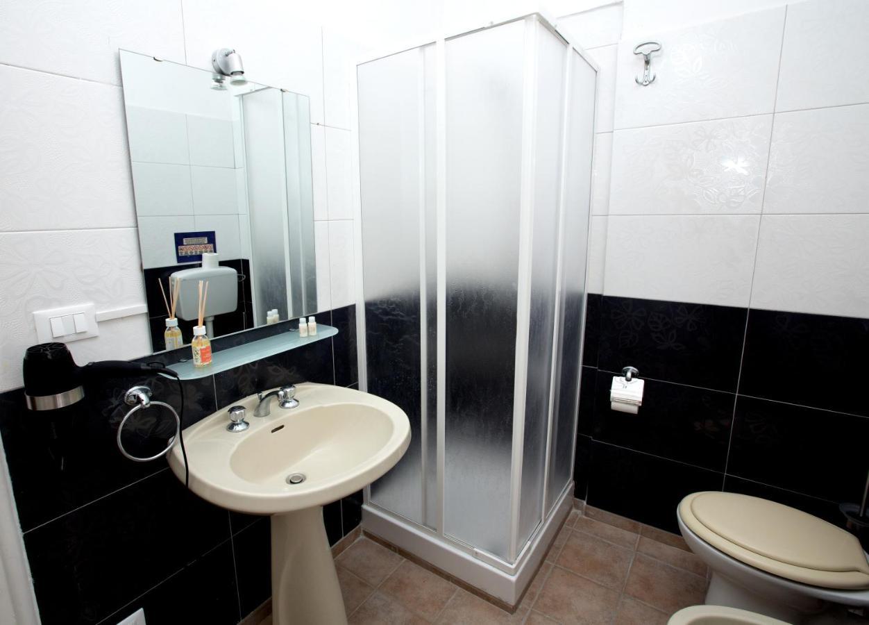 Giachi Friendly Rooms Alla Stazione パレルモ エクステリア 写真